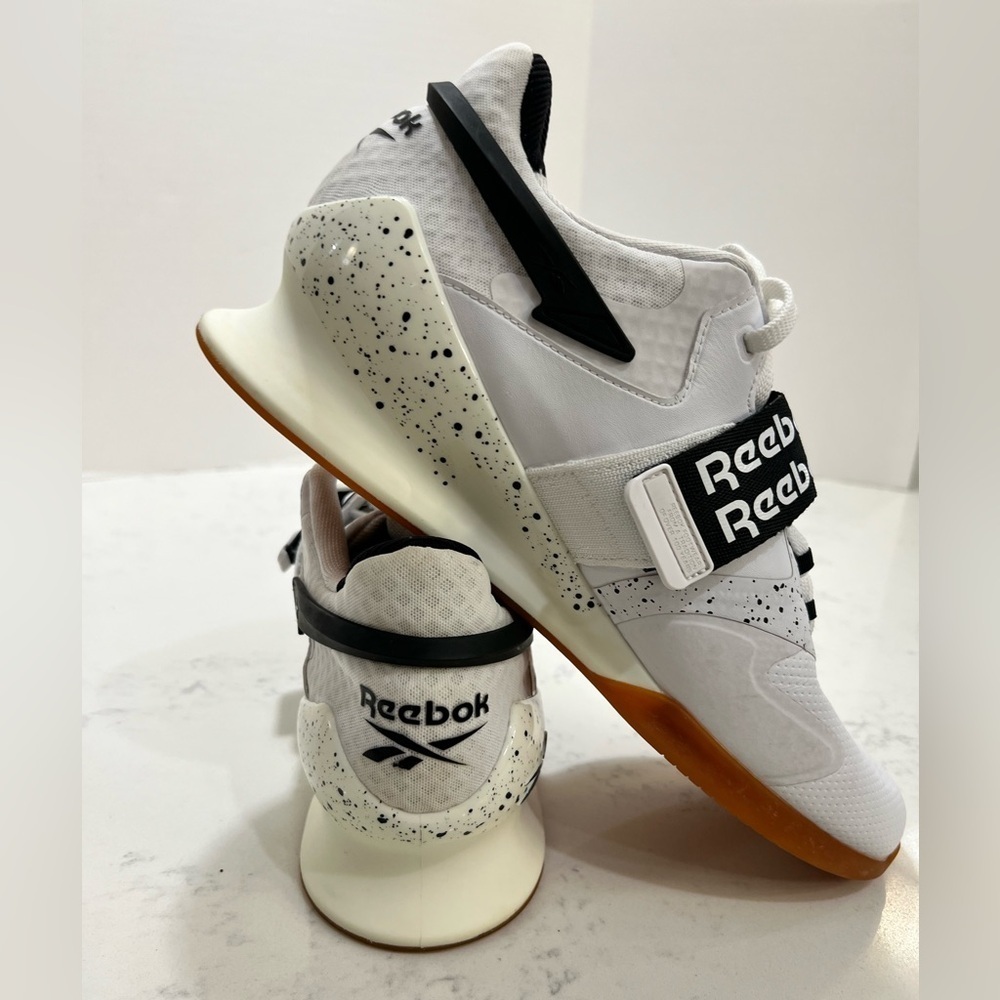 🚨‼️SOLD ‼️🚨Reebok training White Sneakers with Black and Brown Accents - Picture 1 of 13